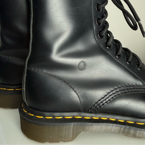 Dr. Martens 1460 Smooth Leather 8-eye Boots Yellow Welt Heel Loop Black Size 6 - Picture 15 of 16